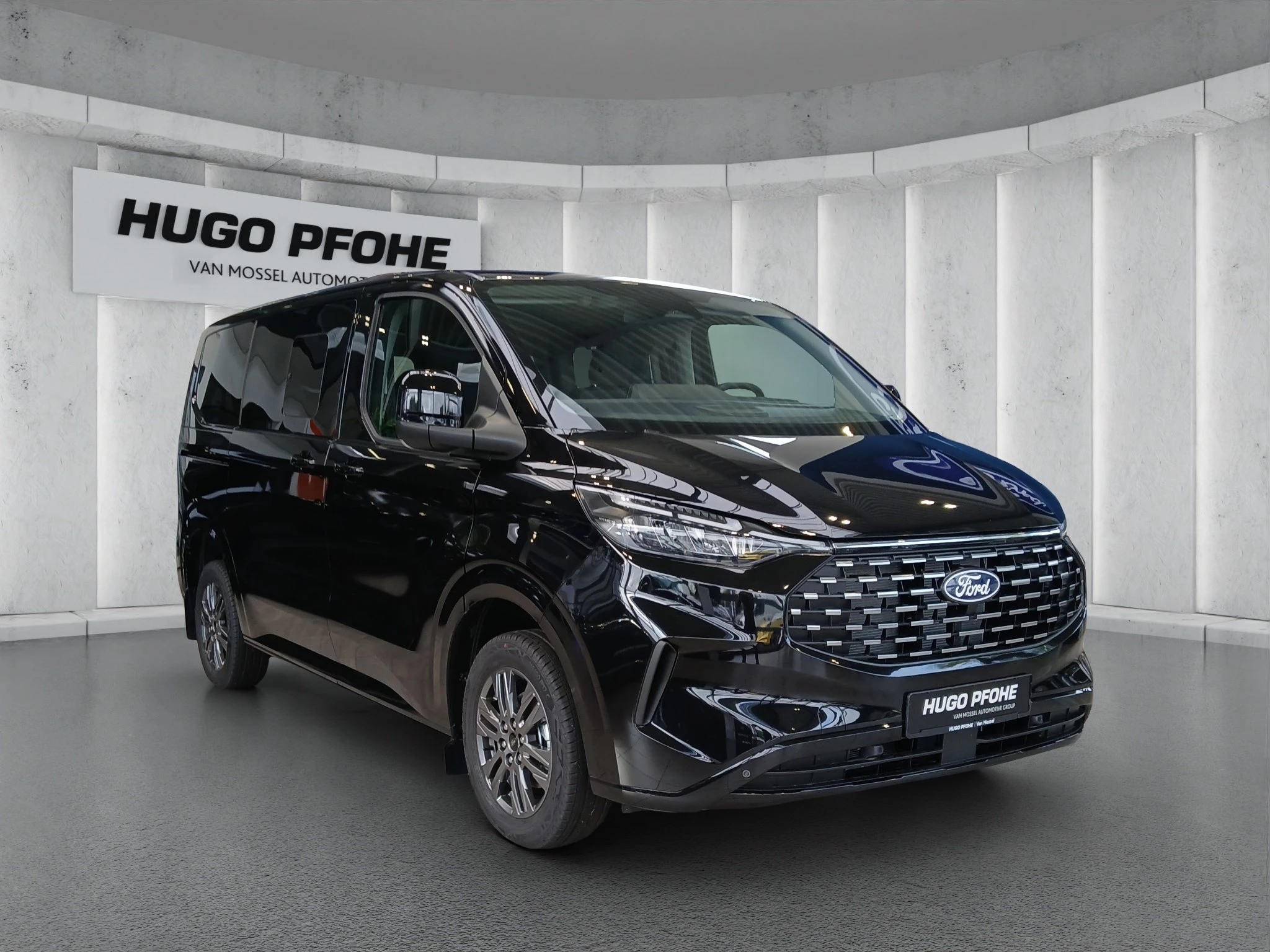 Ford Tourneo Custom Titanium 2.0 EcoBlue 125kW 320 L1 Auto FWD Van. 4-türig