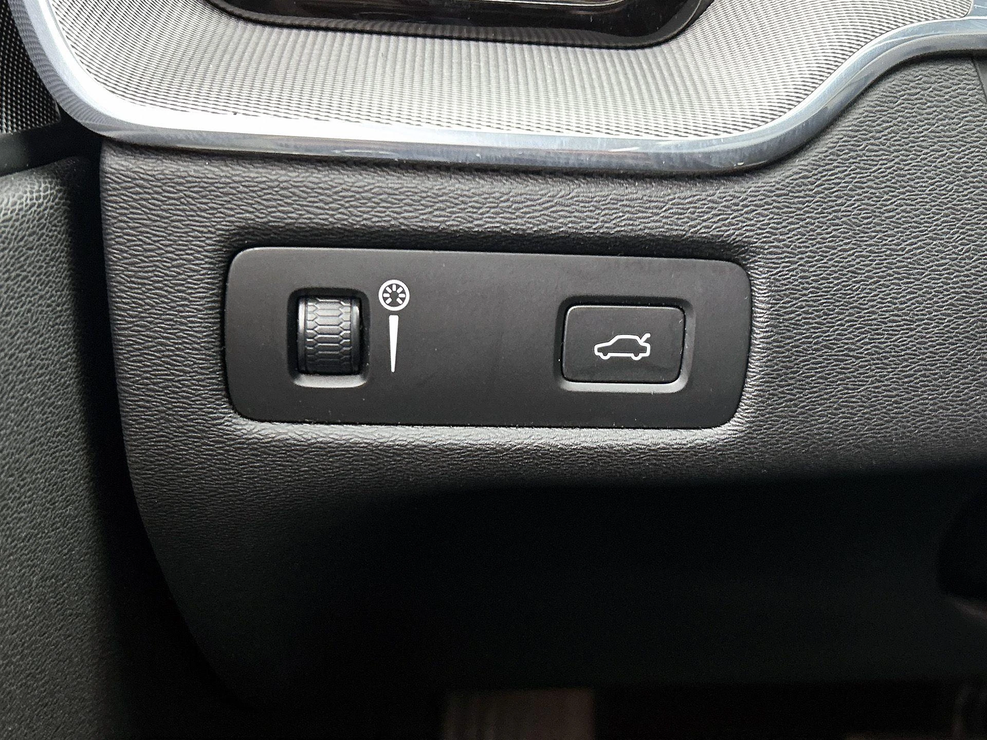 Volvo-XC60-image-30