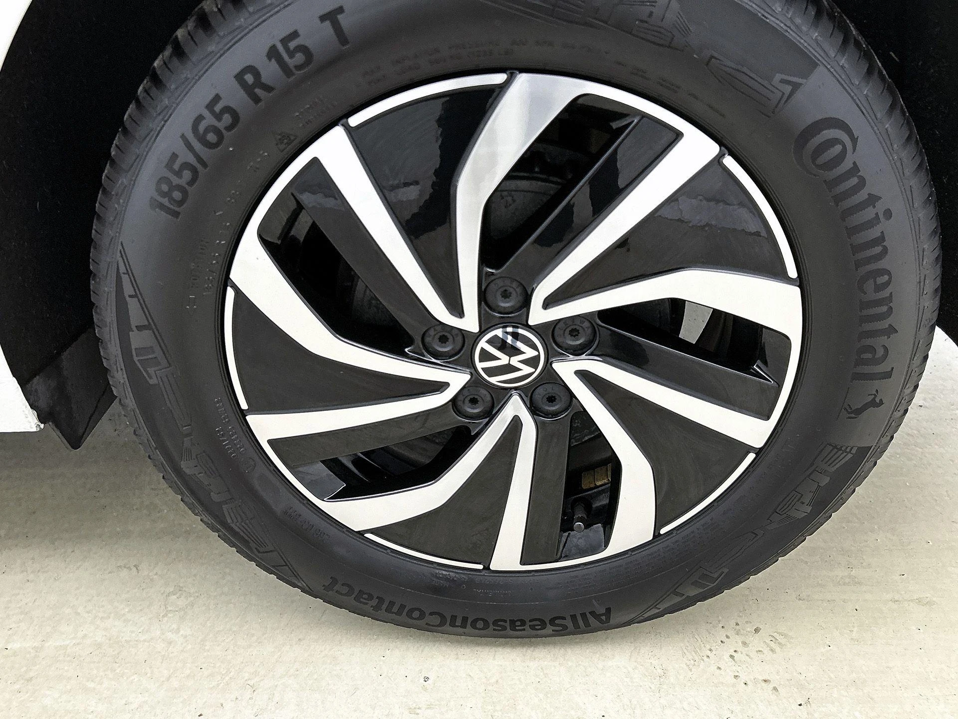 Volkswagen-Polo-image-30