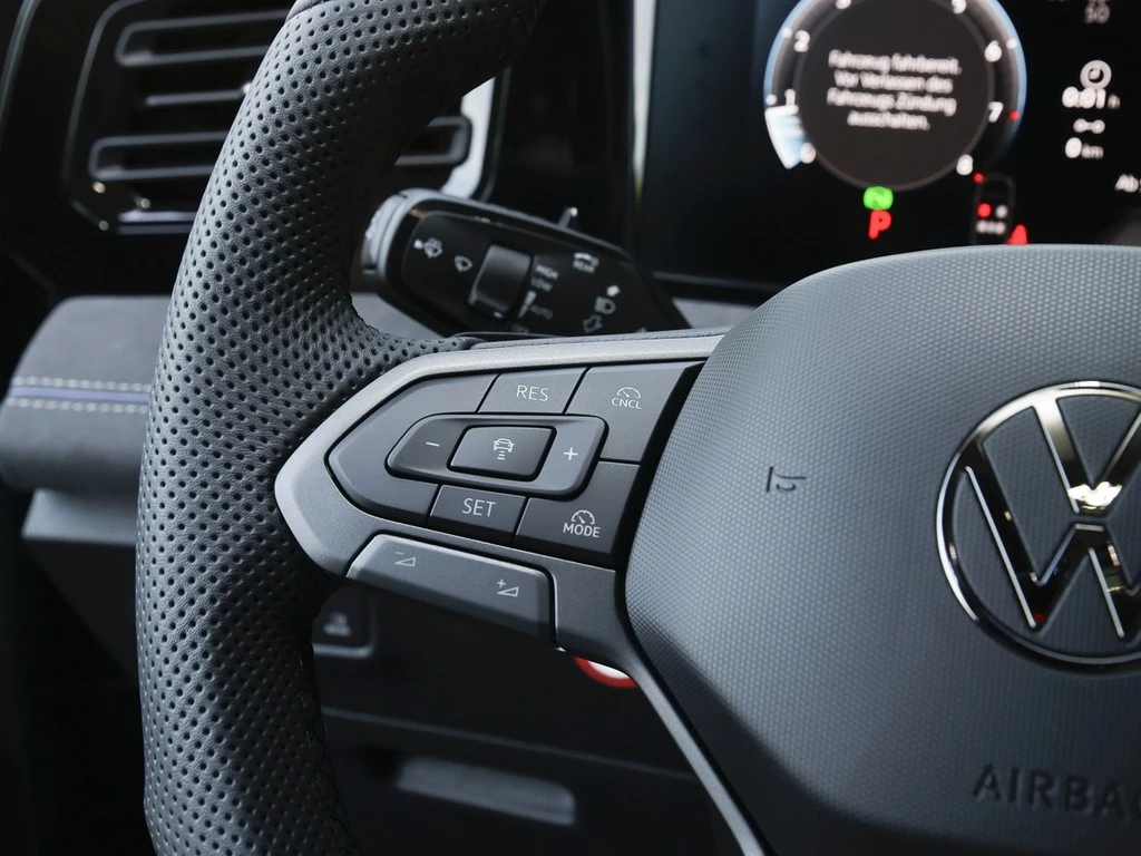 Volkswagen-Tiguan-image-15