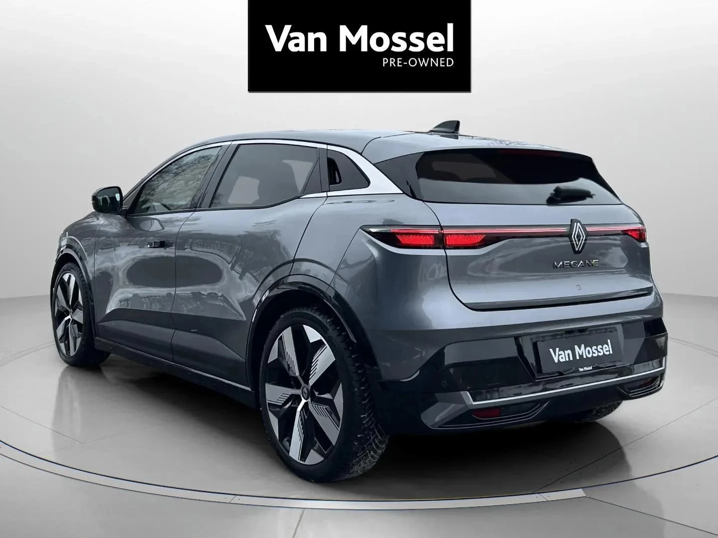 Renault-Megane E-Tech-image-6