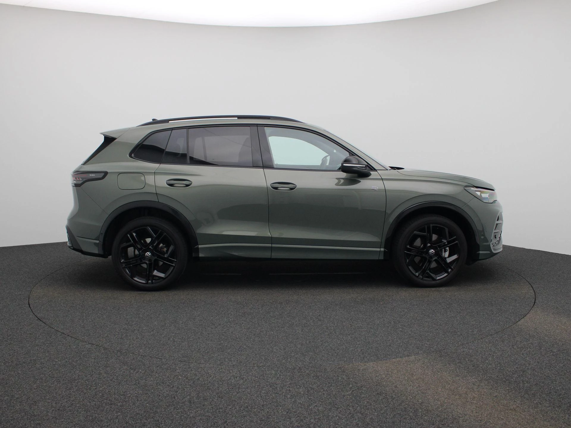 Volkswagen-Tiguan-image-5