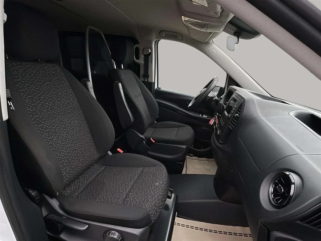 Mercedes-Benz eVito 129 A2 EL Tourer Pro 204HK Van Aut.