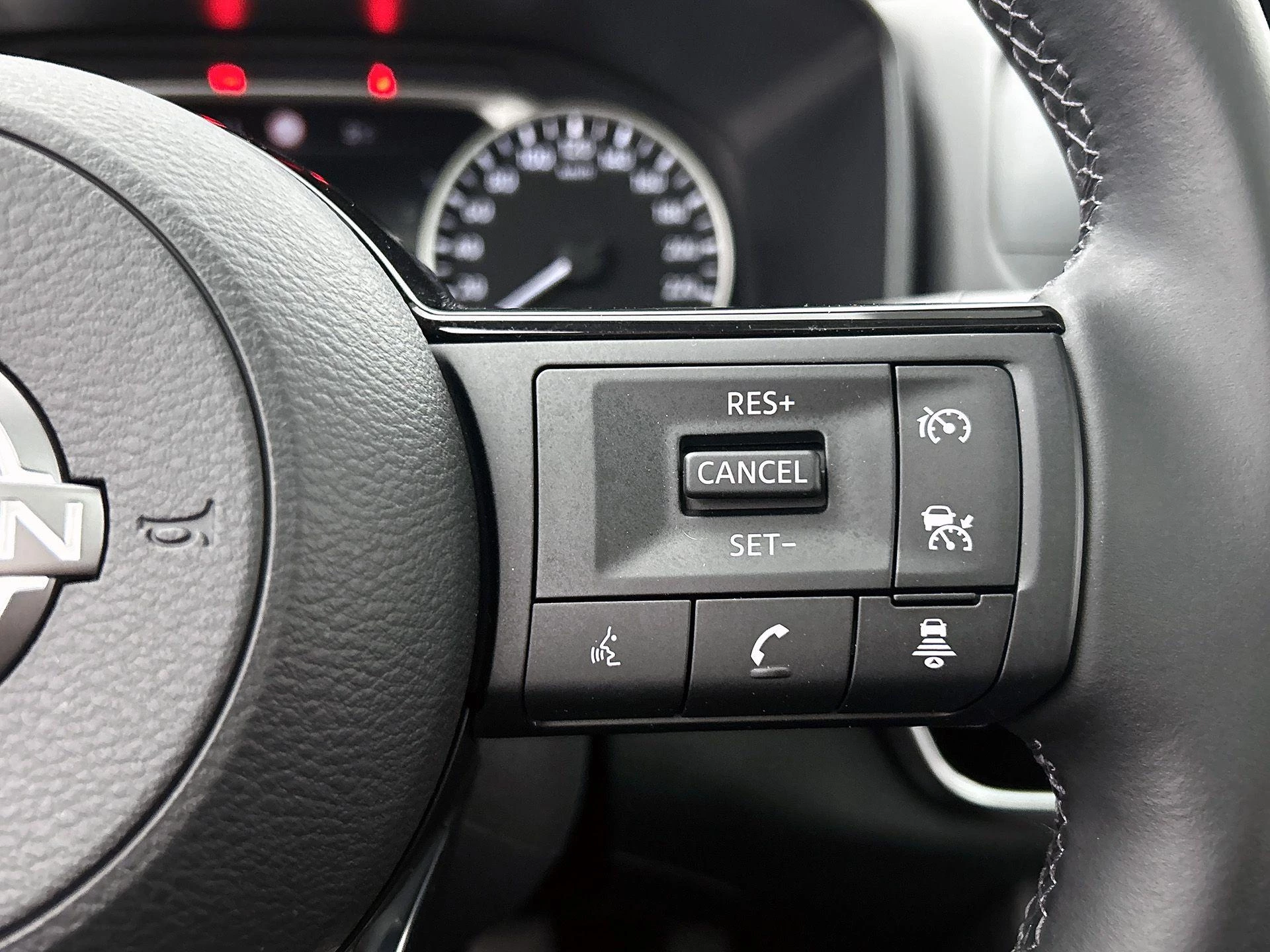 Nissan-QASHQAI-image-5