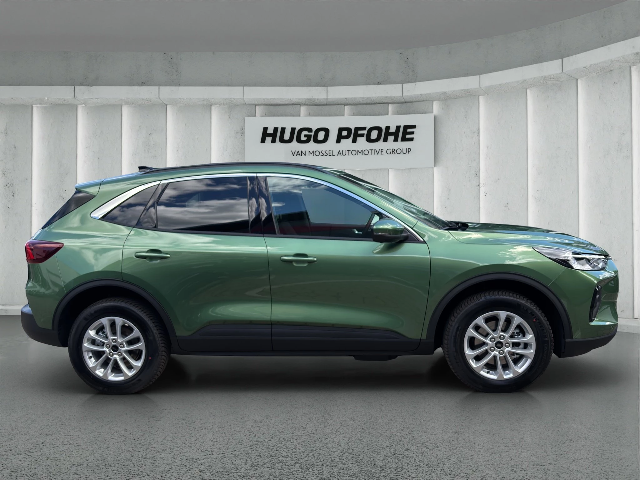 Ford Kuga Titanium 2.5 Duratec Plug-in-Hybrid CVT Sports Utility Vehicle. 178 kW. MJ 2026.25