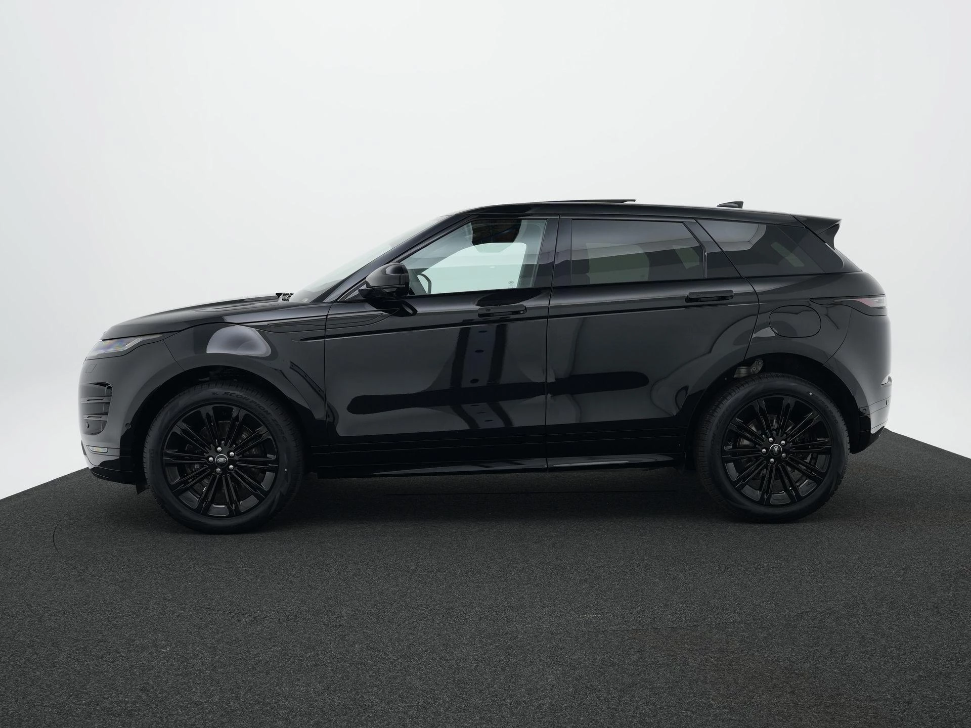 Land Rover-Range Rover Evoque-image-3