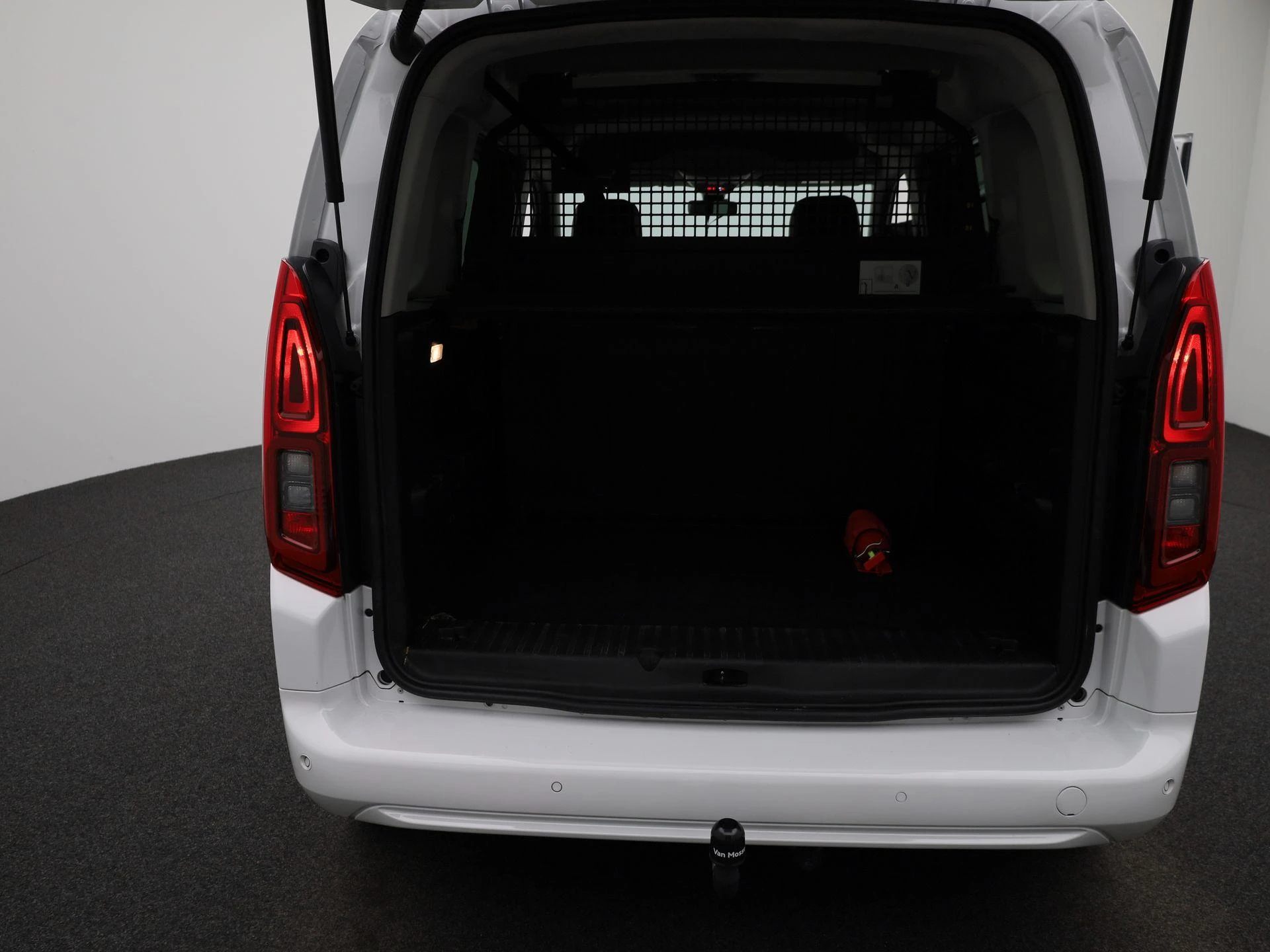 Opel-Combo Life-image-12