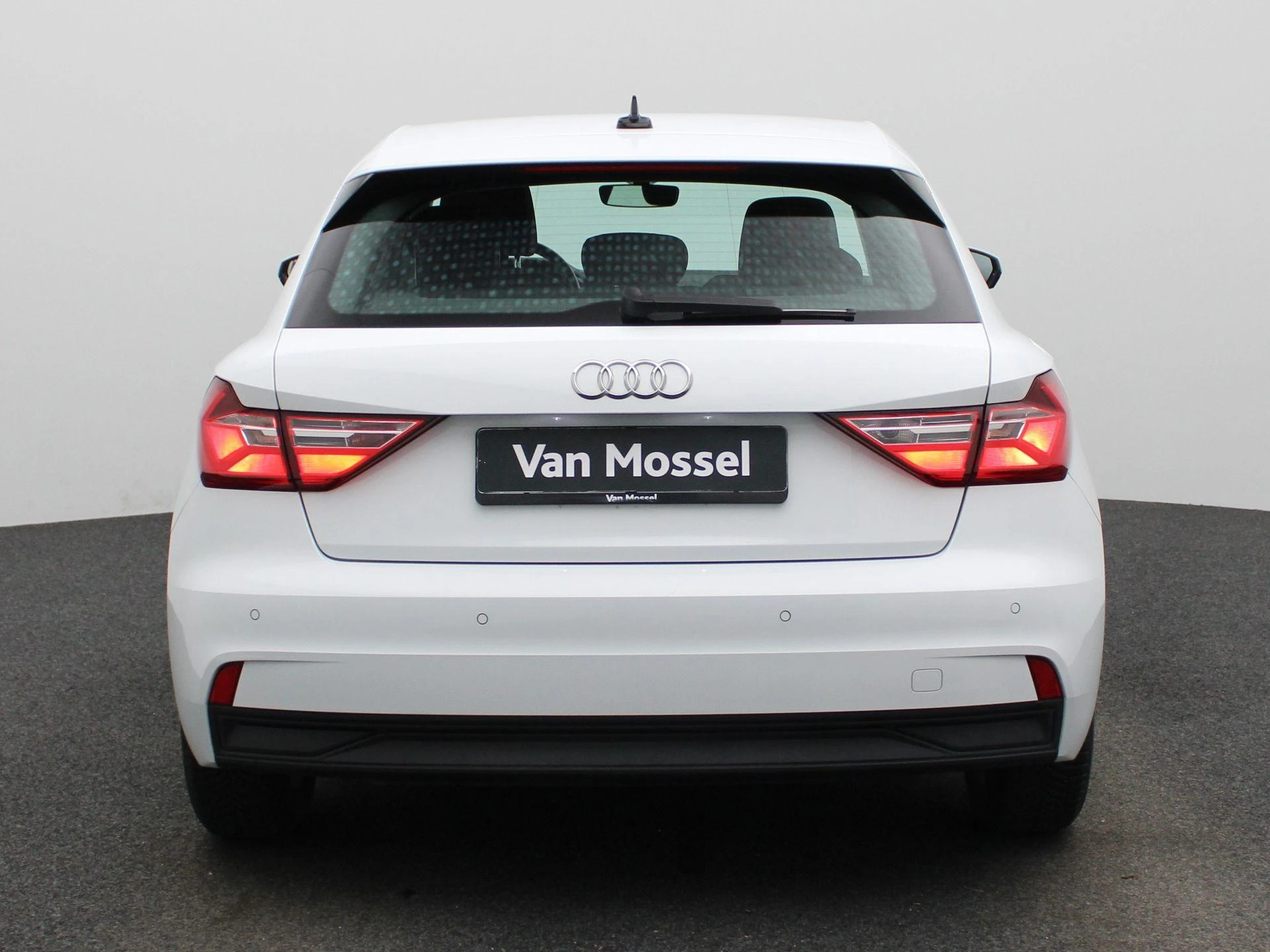 Audi-A1 Sportback-image-4
