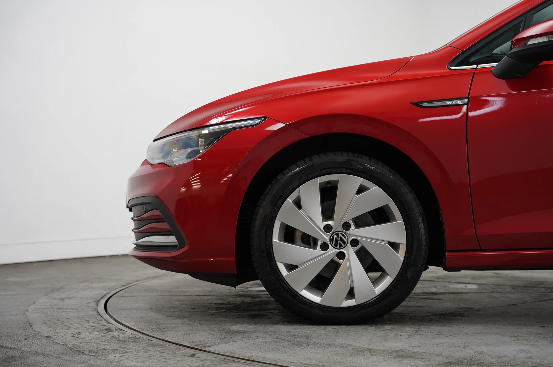 Volkswagen-Golf-image-4