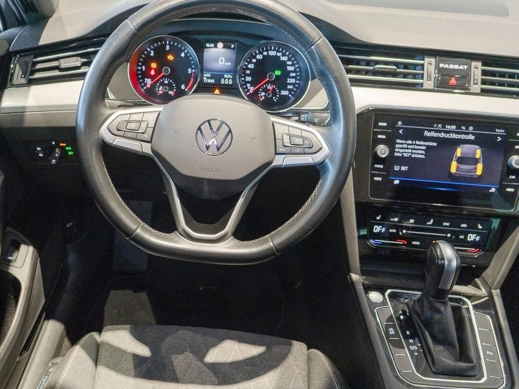 Volkswagen Passat Variant 2.0 TDI DSG Business *AHK*LED*Navi*App-Connect*ACC*PDC*Kamera*Sitzhzg.*Climatronic
