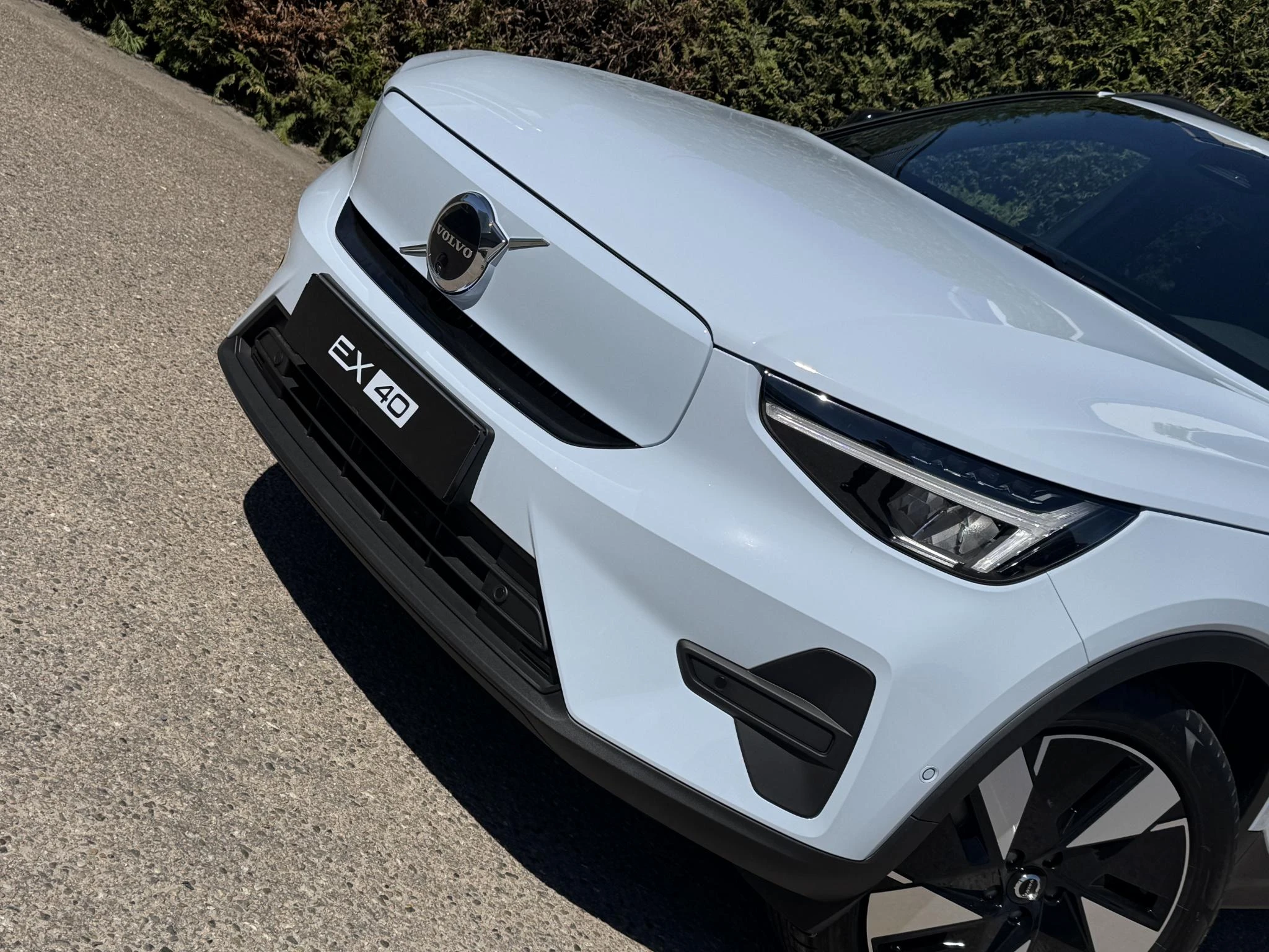 Volvo-EX40-image-10