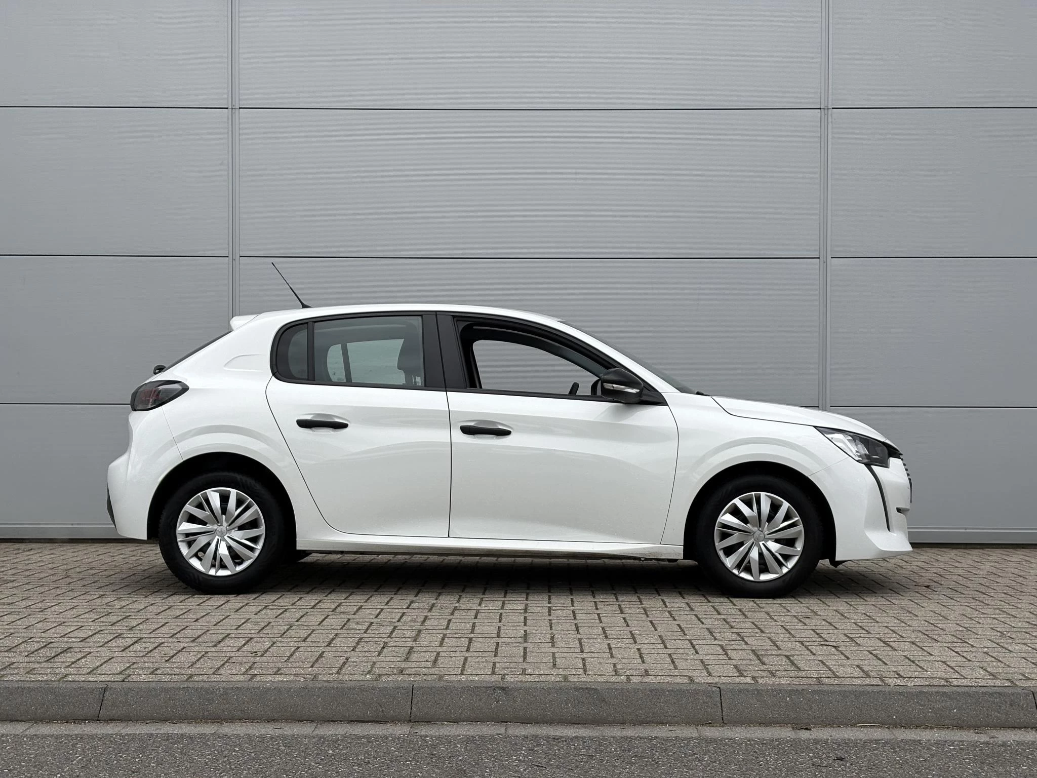 Peugeot-208-image-6