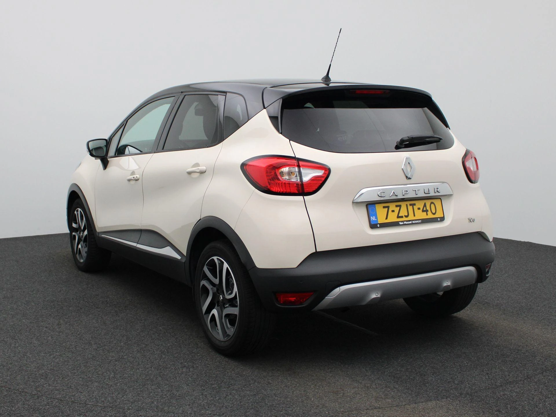 Renault-Captur-image-1