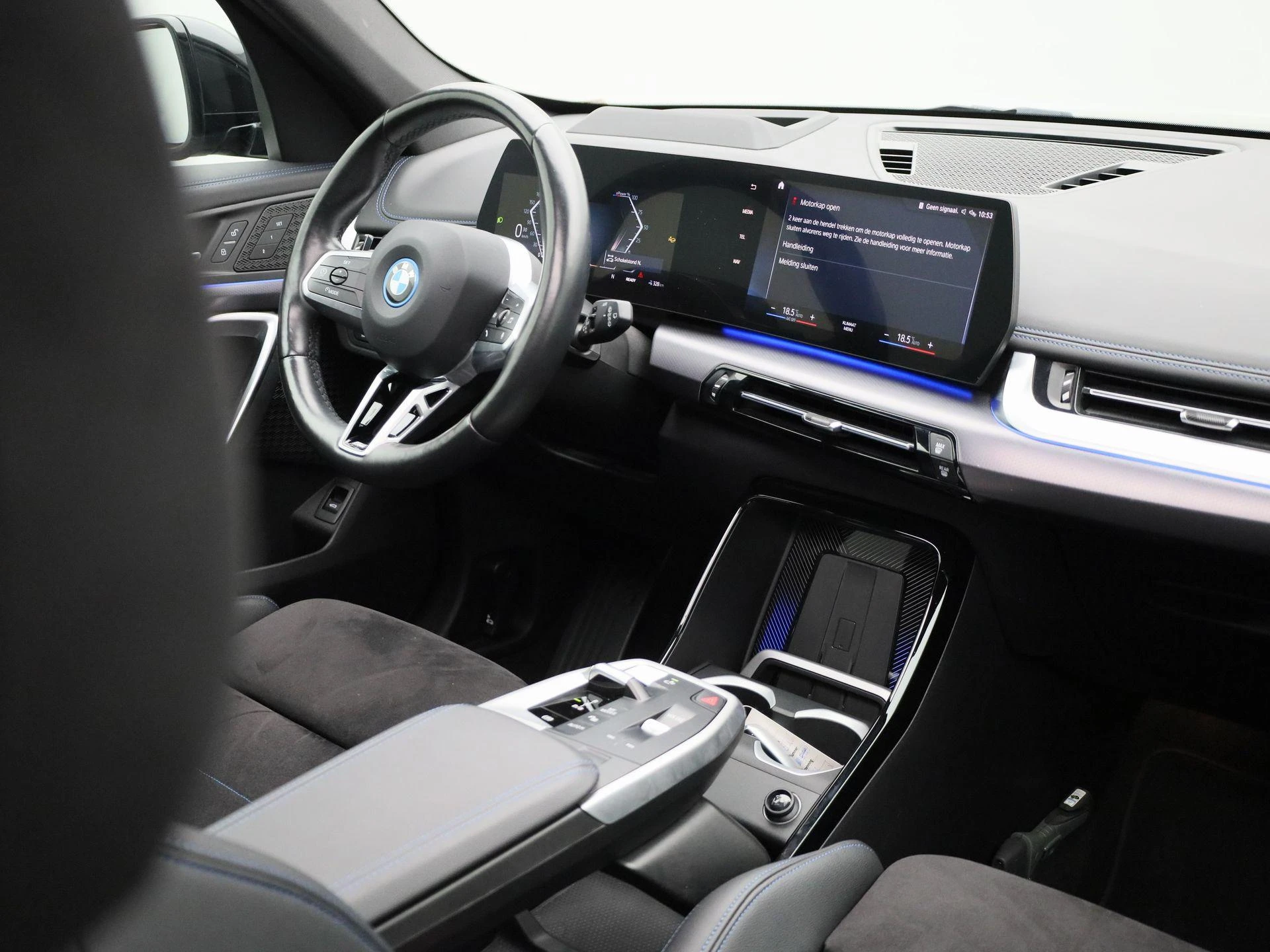 BMW-iX1-image-41
