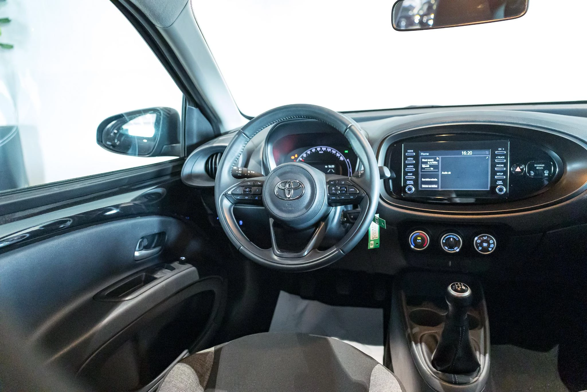 Toyota-Aygo-image-15
