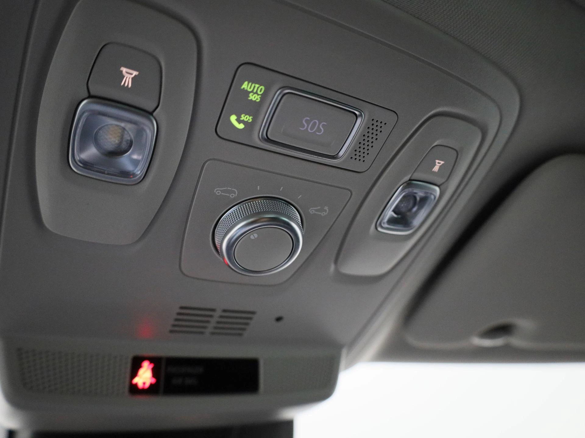 Renault-Megane E-Tech-image-36