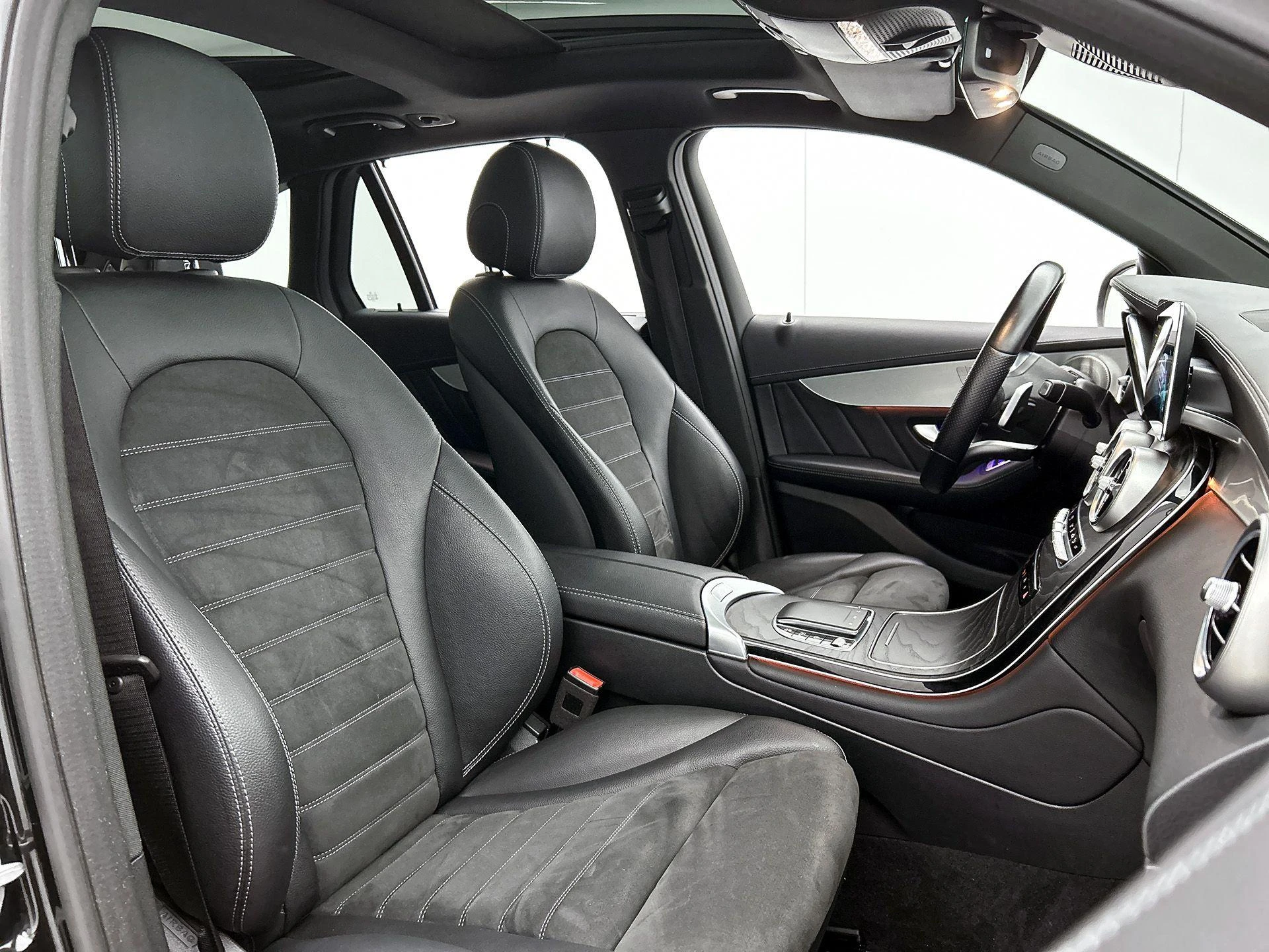 Mercedes-Benz-GLC-image-41