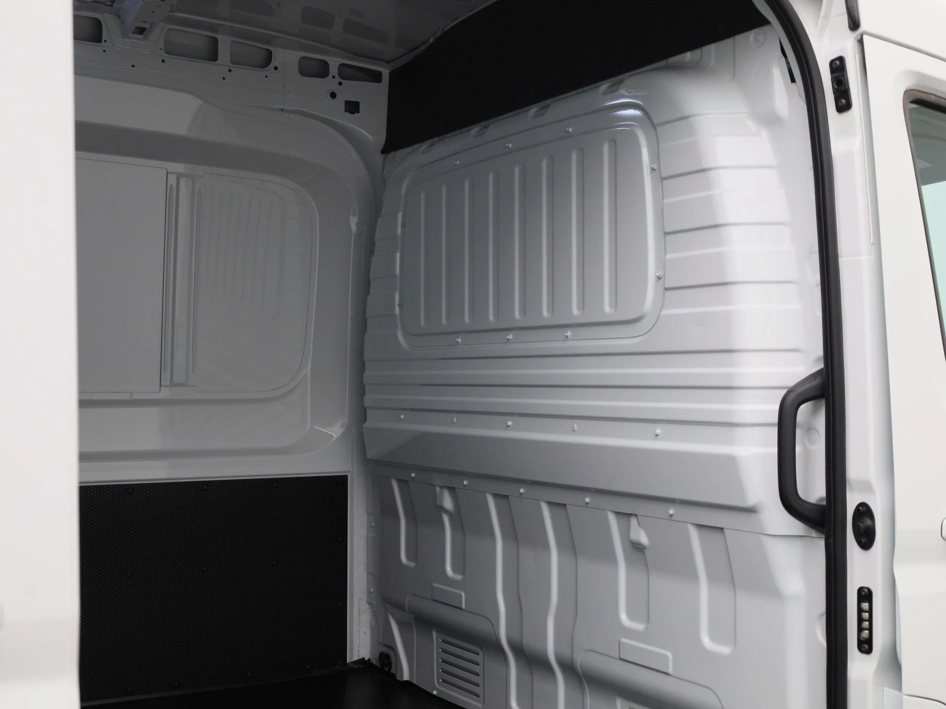 Maxus eDeliver9 L3H2 Business DEAL 89 kWh