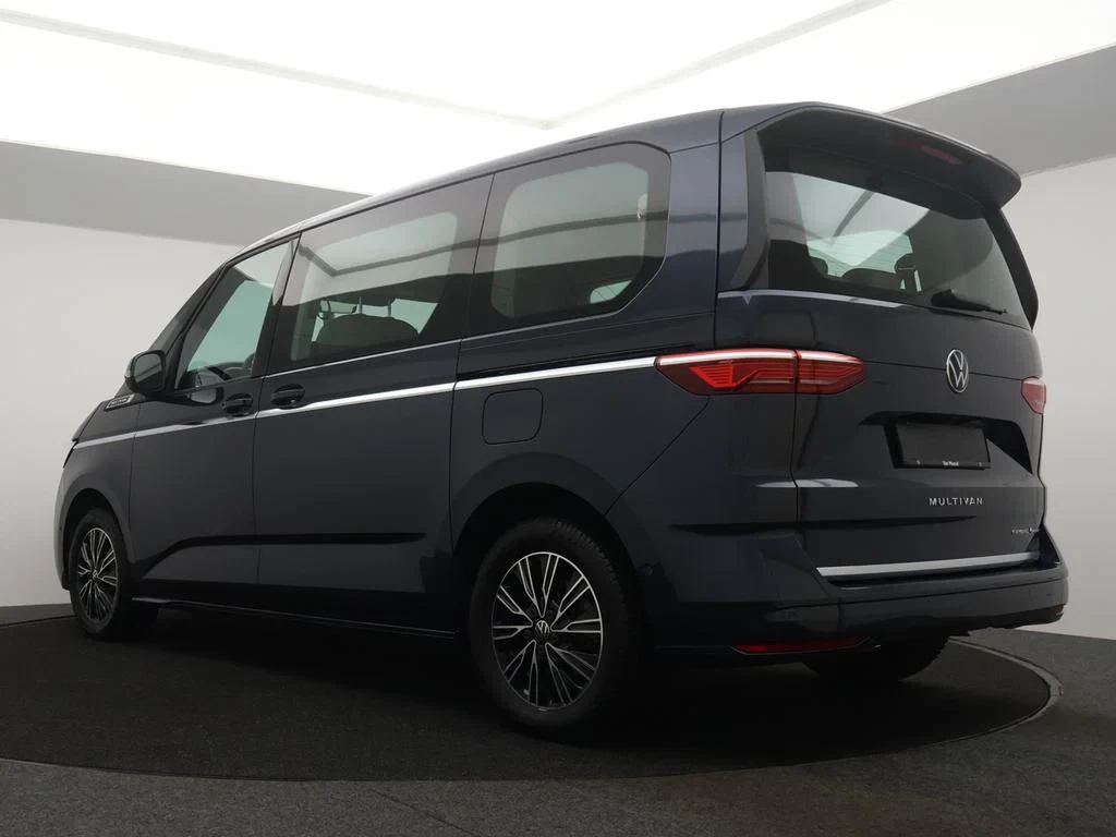 Volkswagen-Multivan-image-5