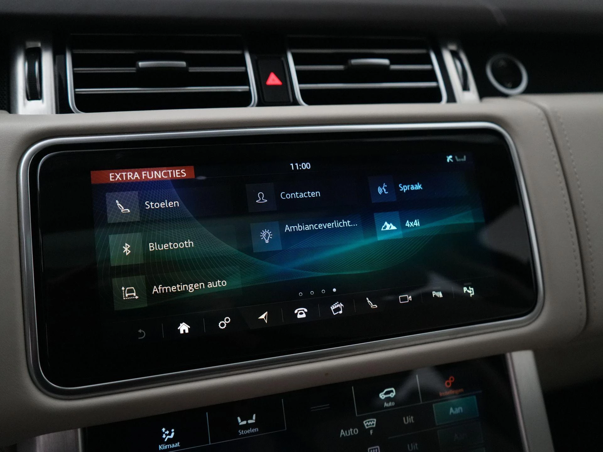 Land Rover-Range Rover-image-25