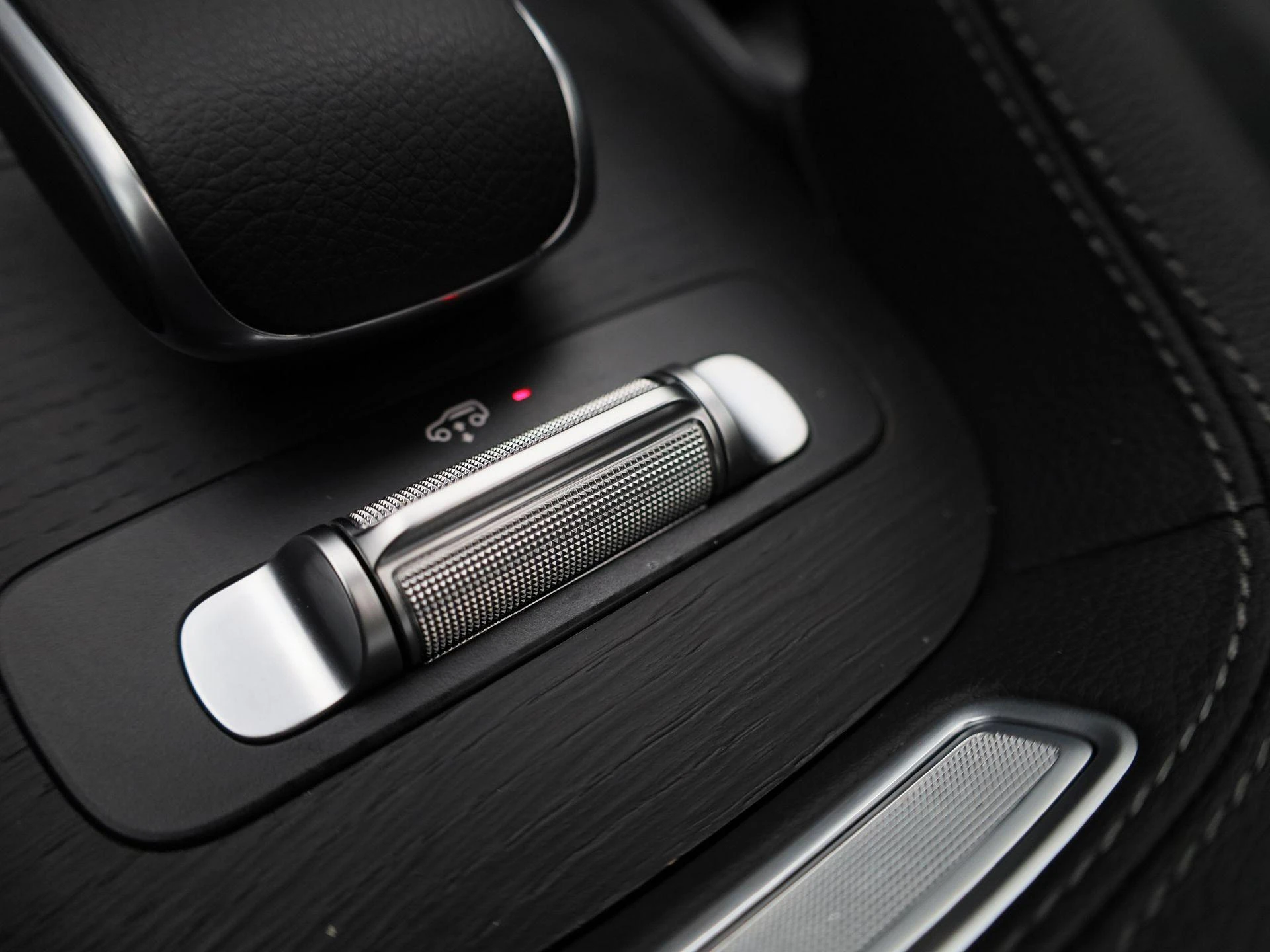 Mercedes-Benz-GLE-image-34