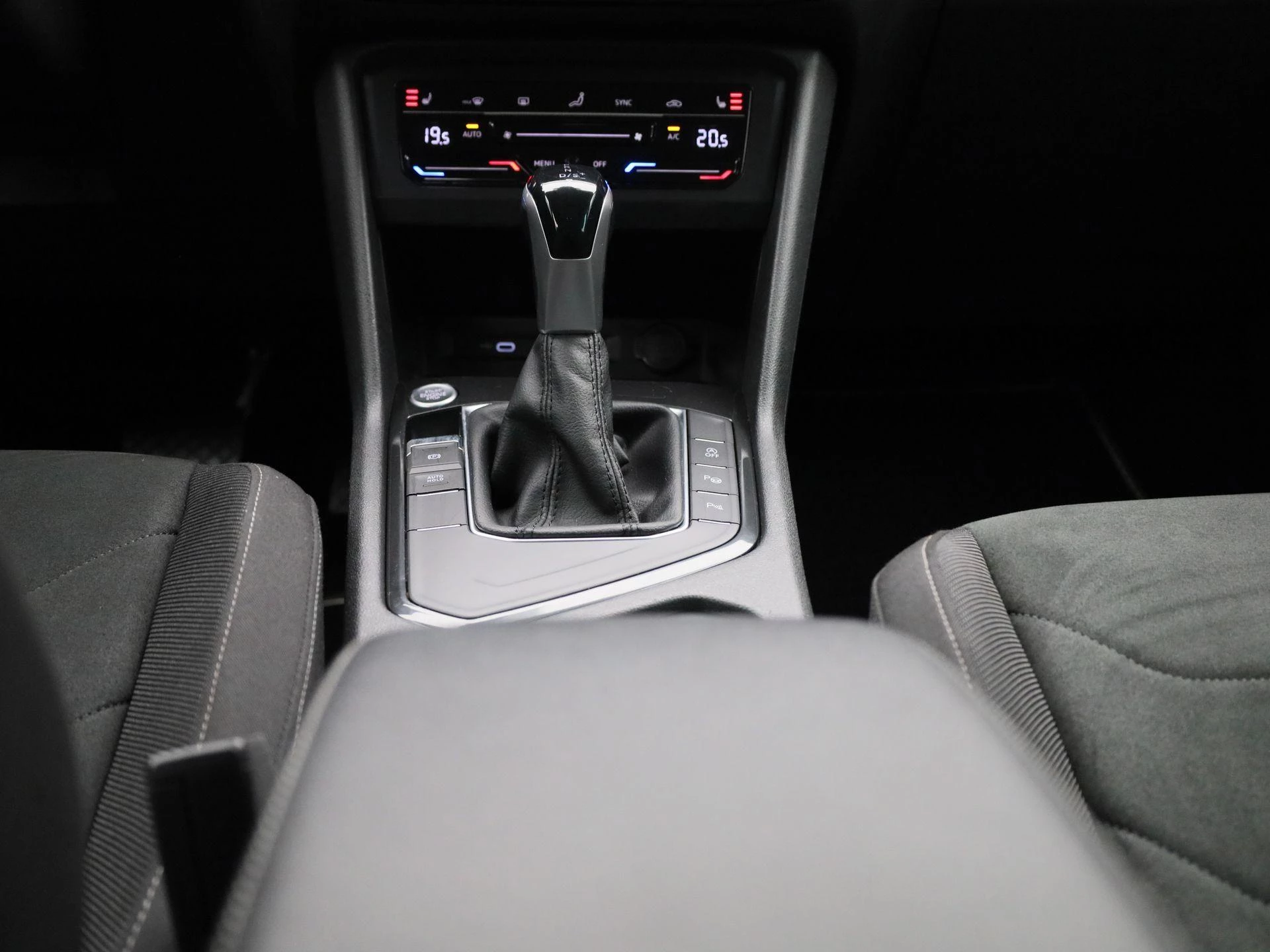 Volkswagen-Tiguan-image-9