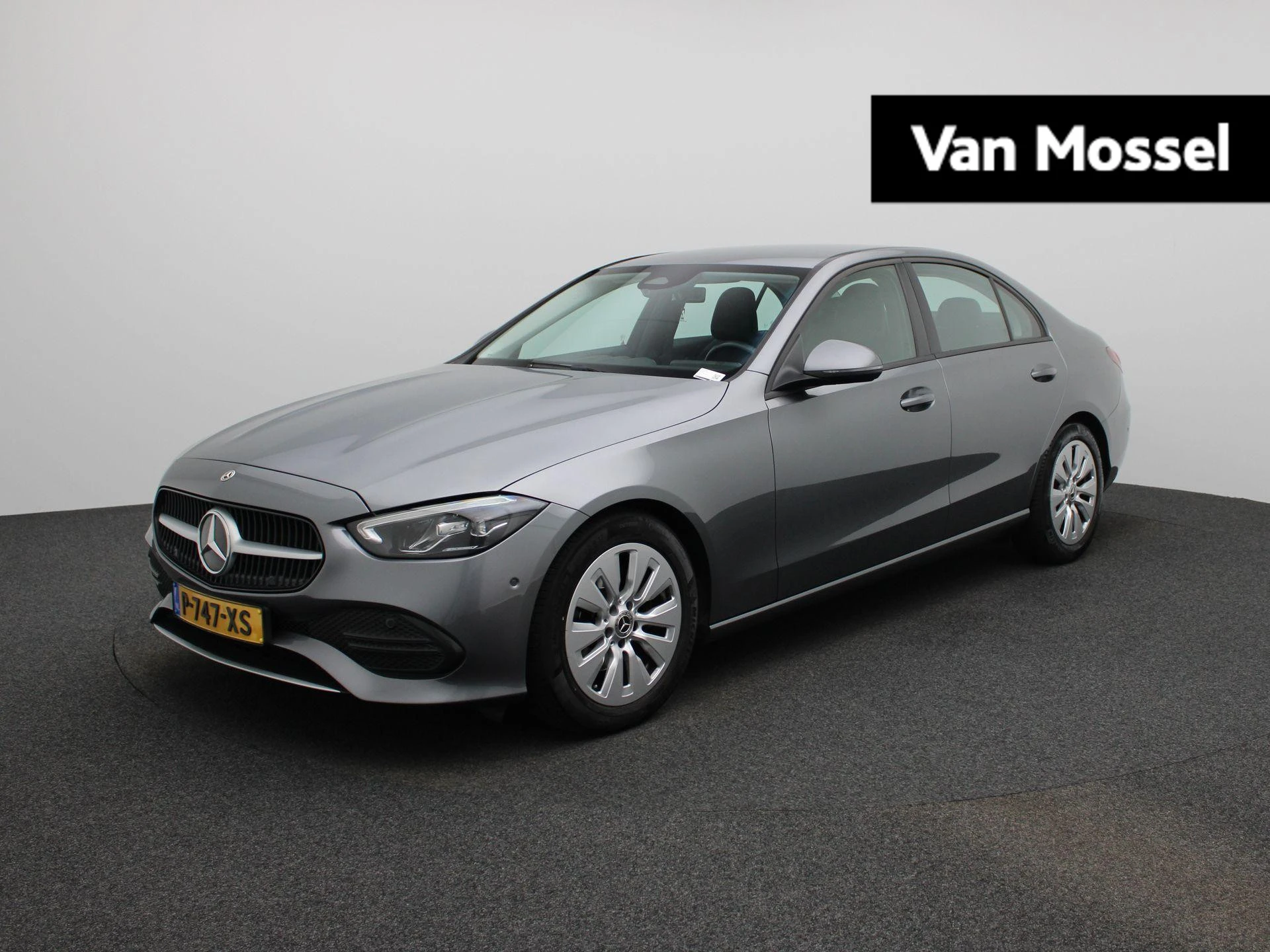 Mercedes-Benz-C-Klasse-image-0