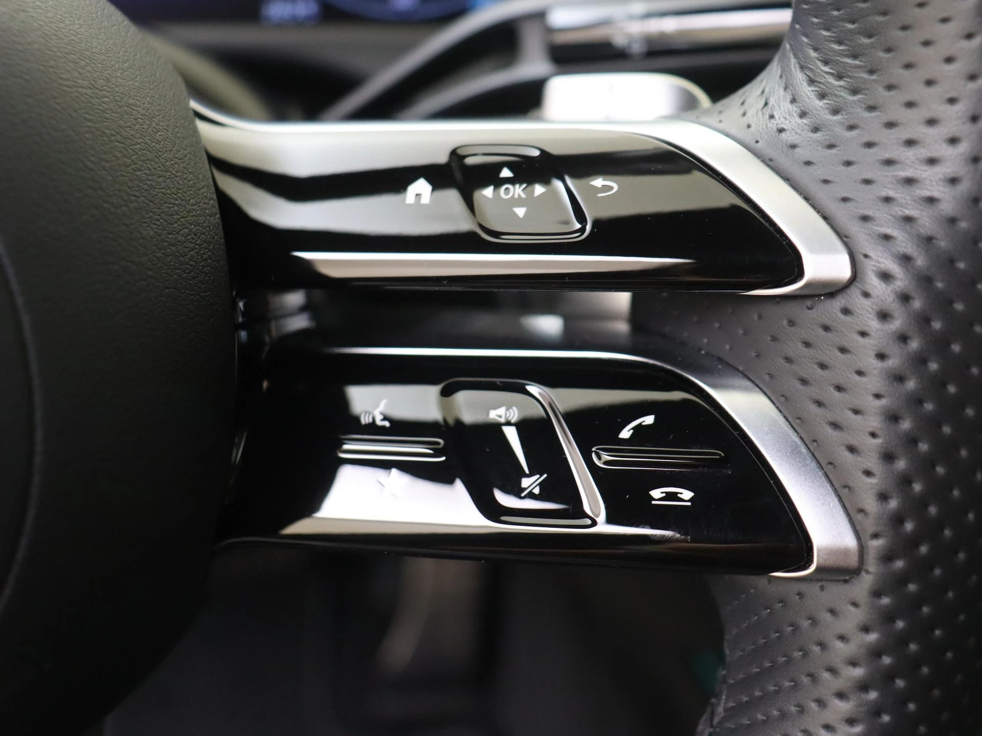 Mercedes-Benz-E-Klasse-image-12