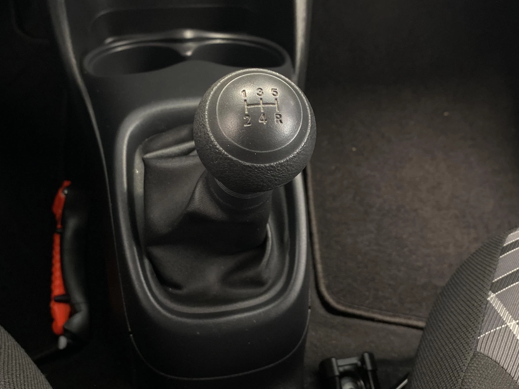 Peugeot-108-image-8