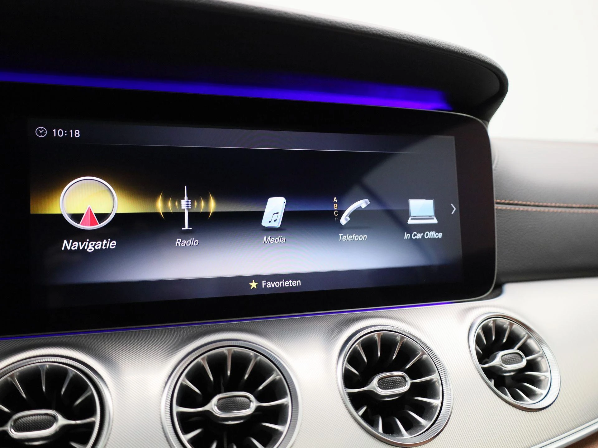 Mercedes-Benz-E-Klasse-image-13