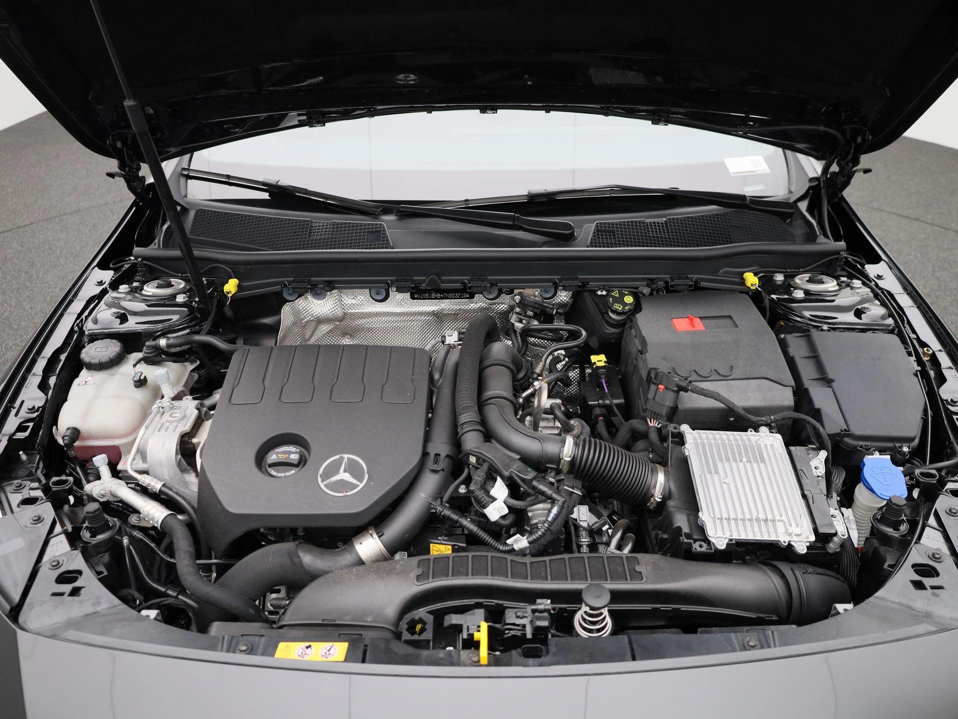 Mercedes-Benz-CLA-image-36