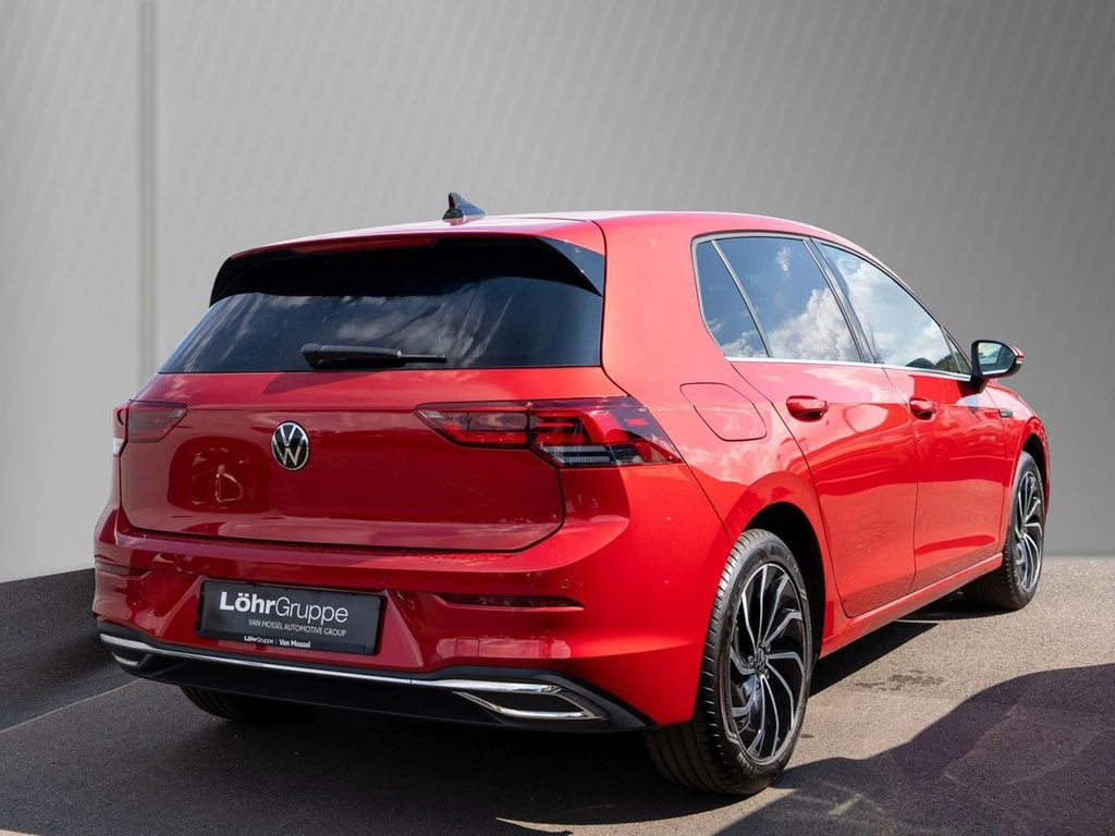 Volkswagen-Golf-image-3
