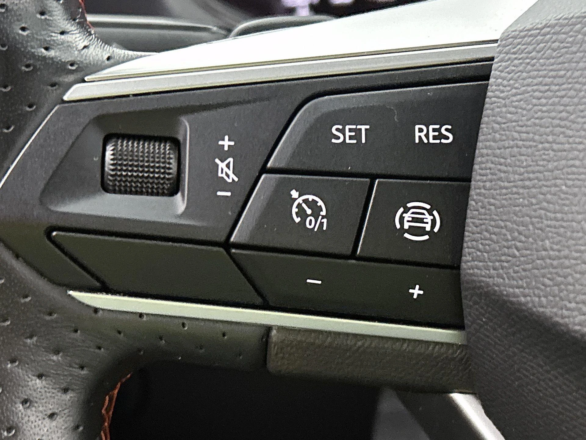 SEAT-Arona-image-5