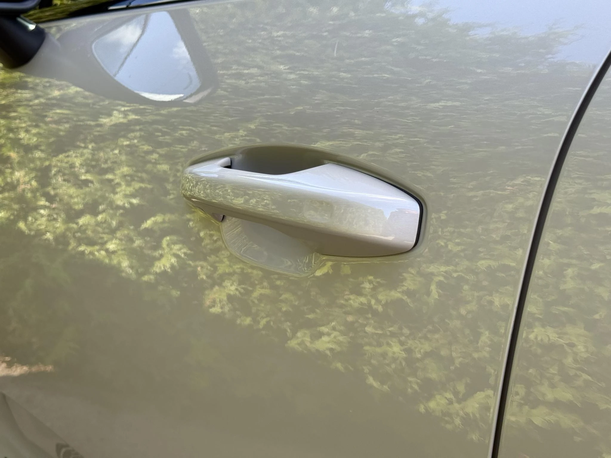 Volvo-EX40-image-14
