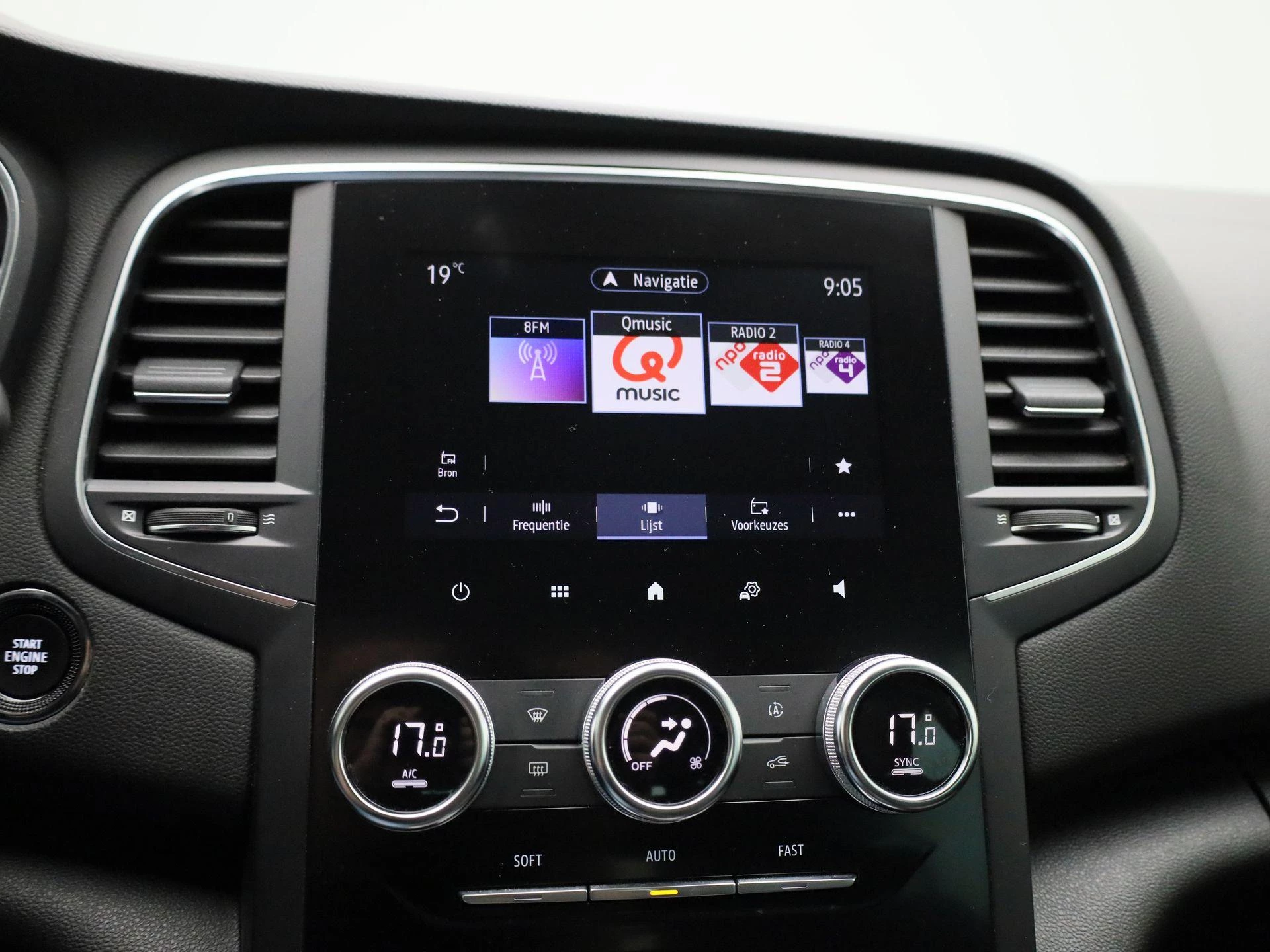 Renault-Mégane Grand Tour-image-20