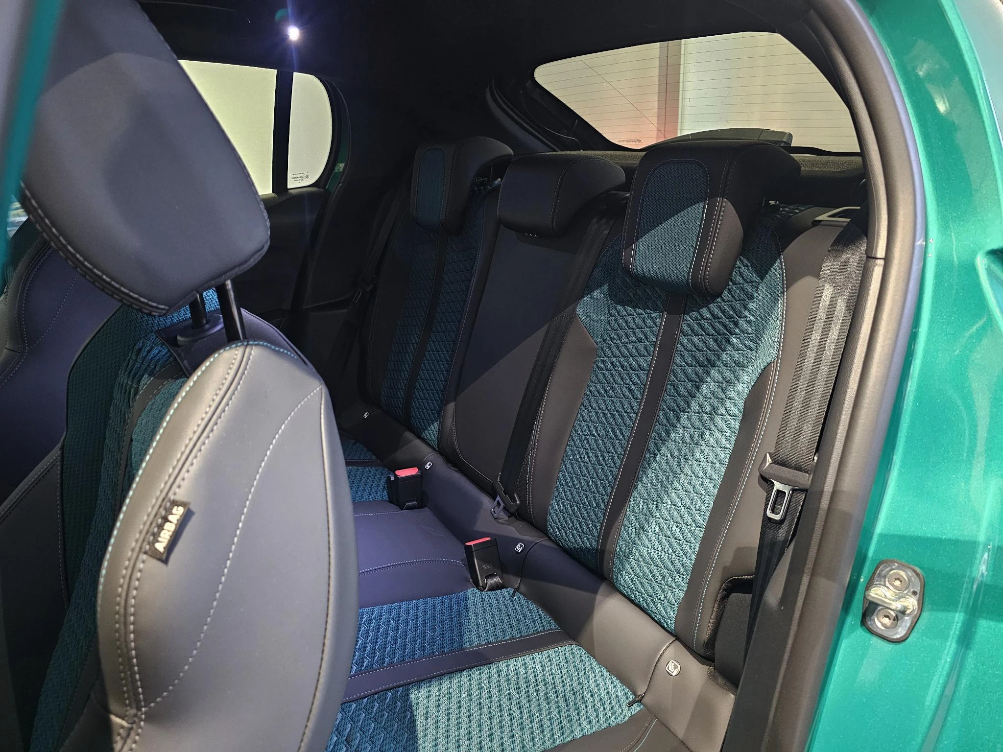 Peugeot-208-image-9