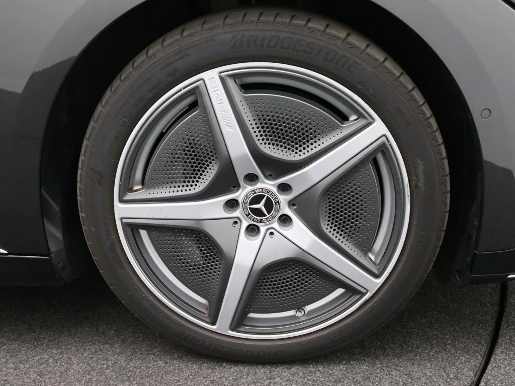 Mercedes-Benz-EQE-image-13