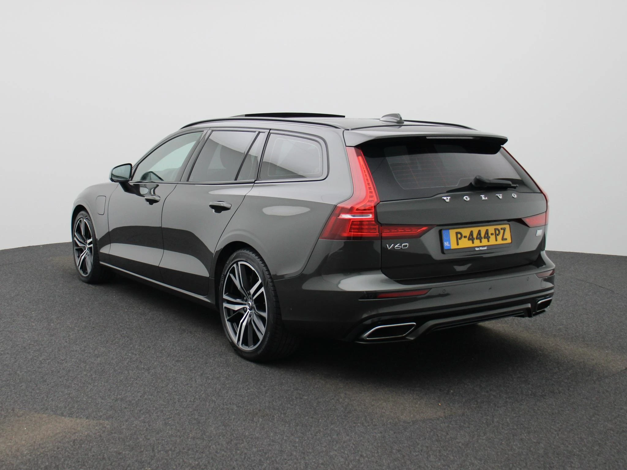 Volvo-V60-image-1