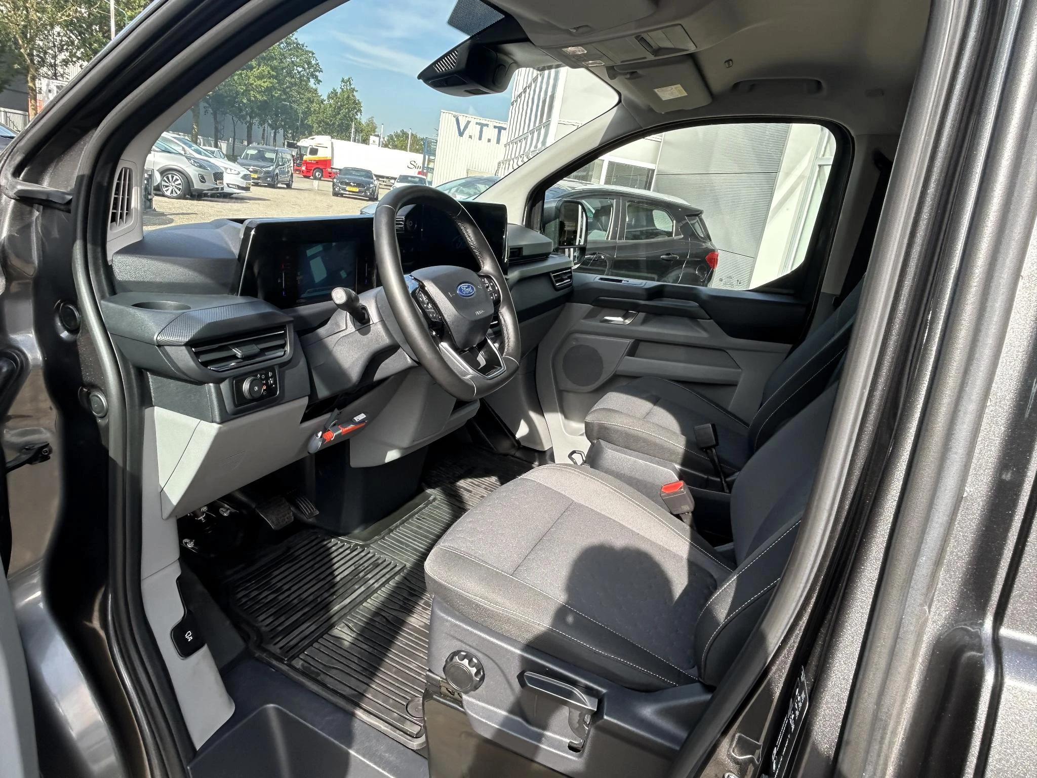 Ford-E-Transit-image-8