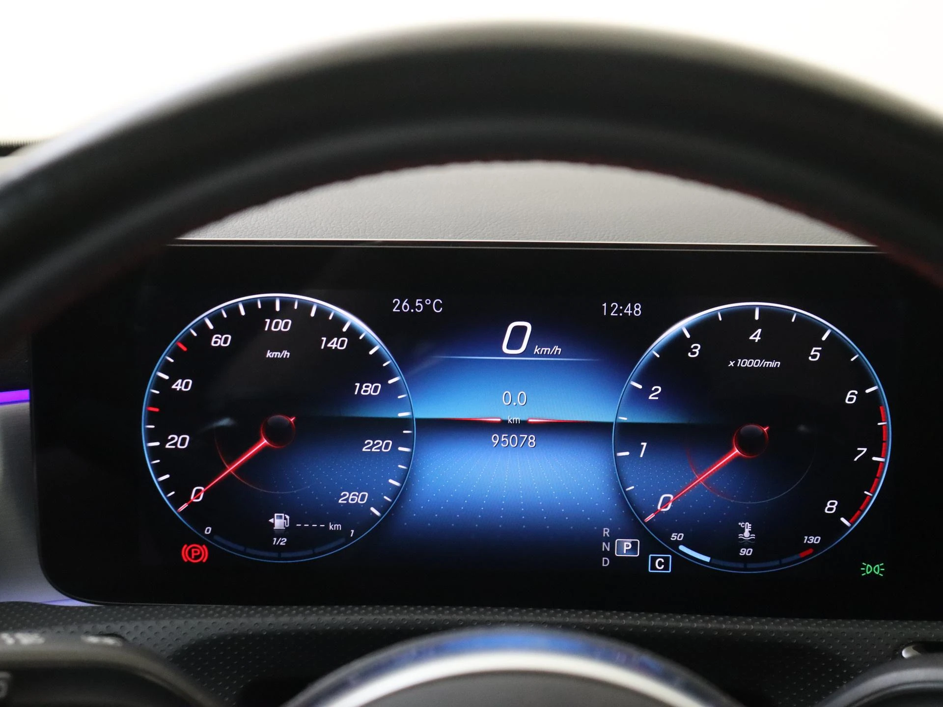 Mercedes-Benz-CLA-image-11