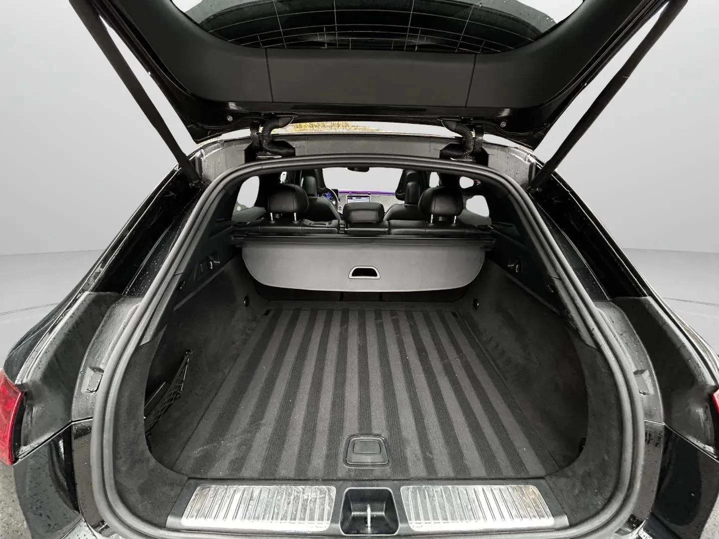 Mercedes-Benz-EQE-image-20