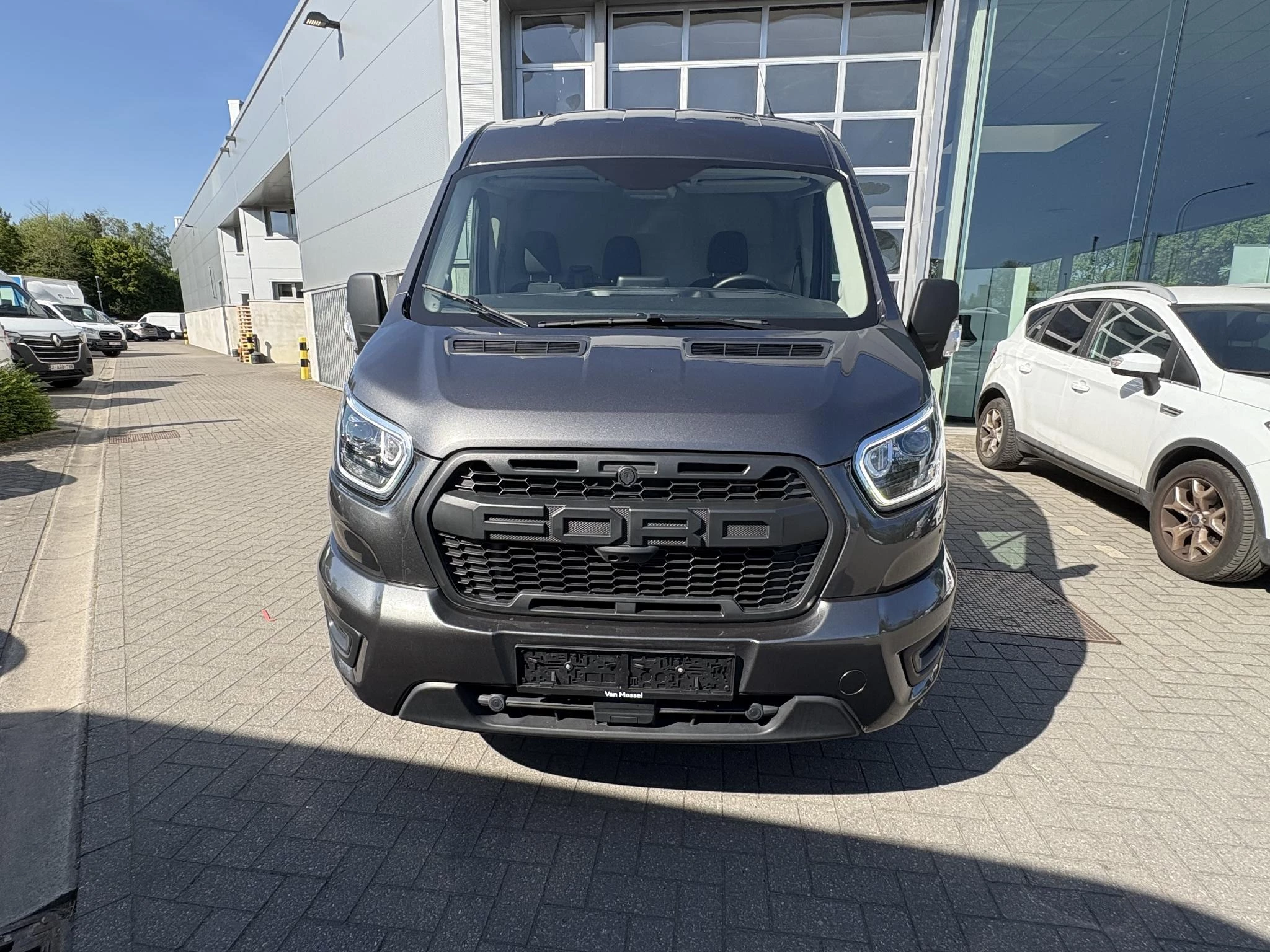 Ford-Transit-image-1