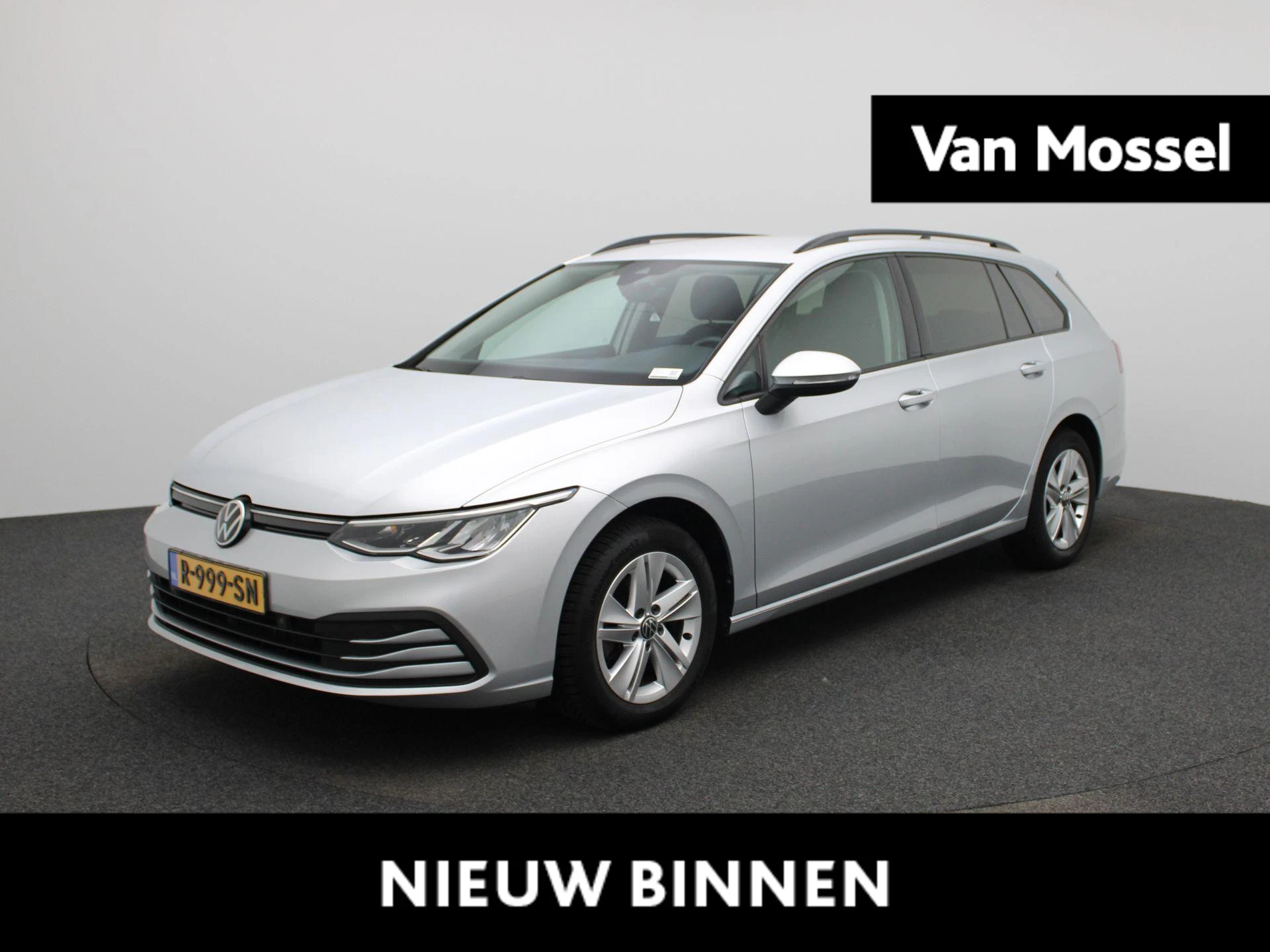 Volkswagen-Golf-image-0