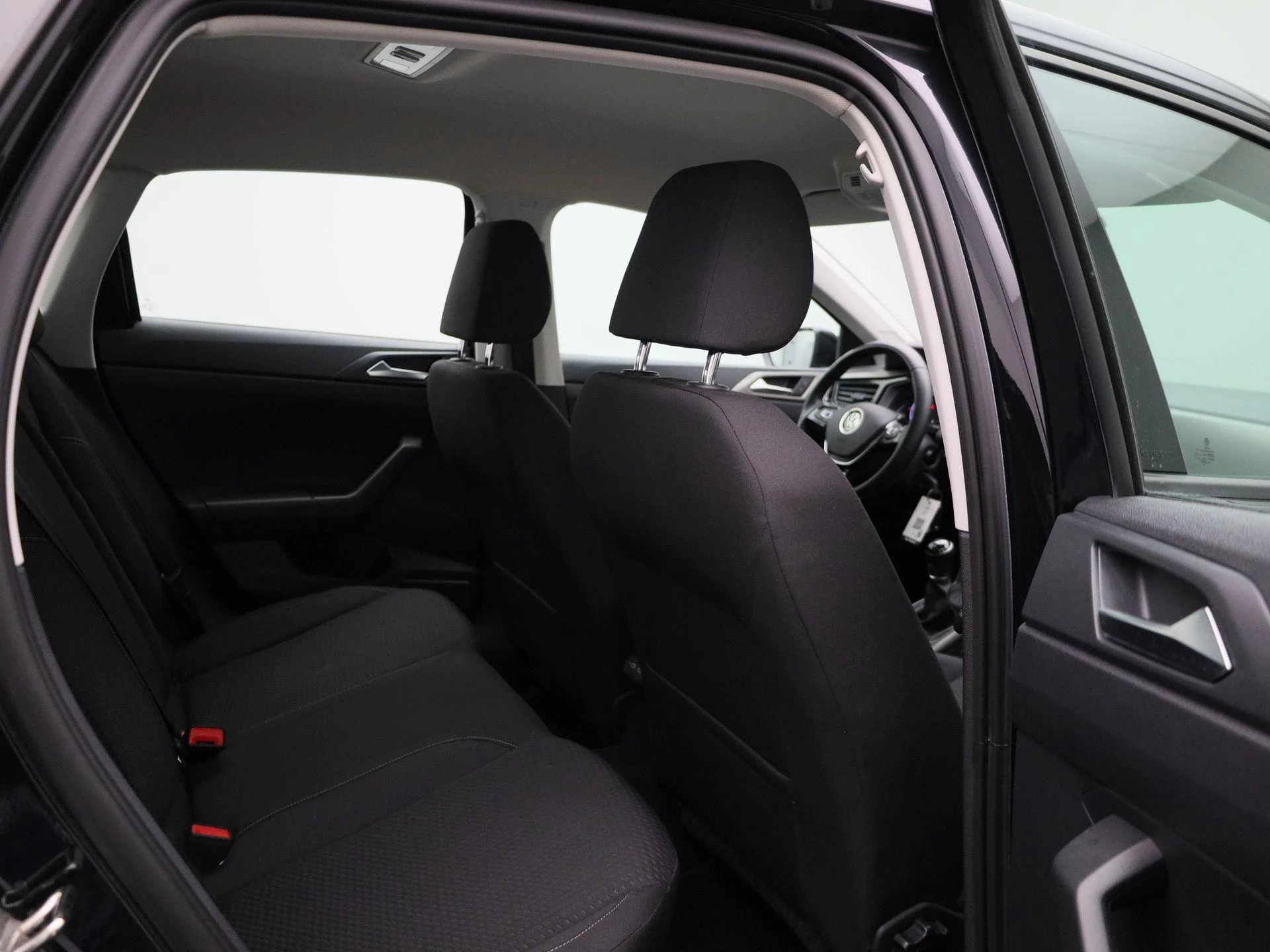 Volkswagen-Polo-image-33
