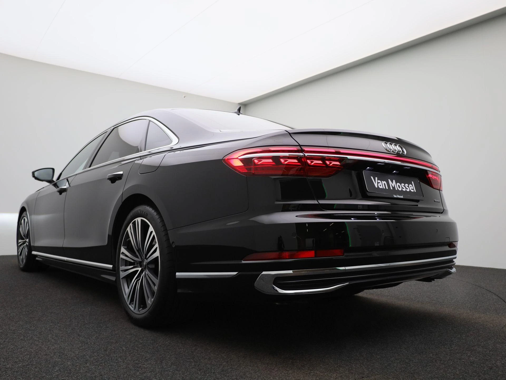 Audi-A8-image-60