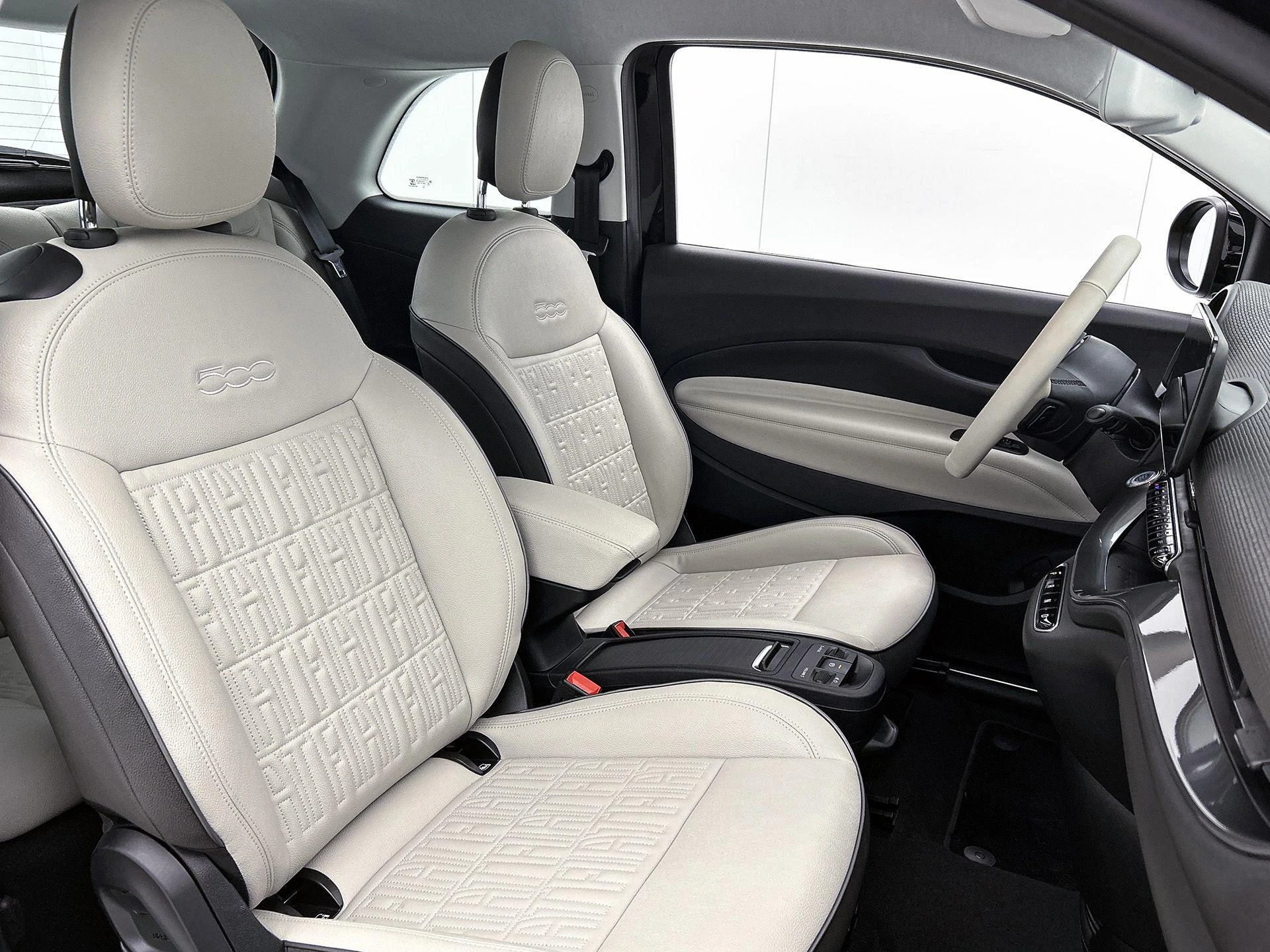 Fiat-500e-image-39