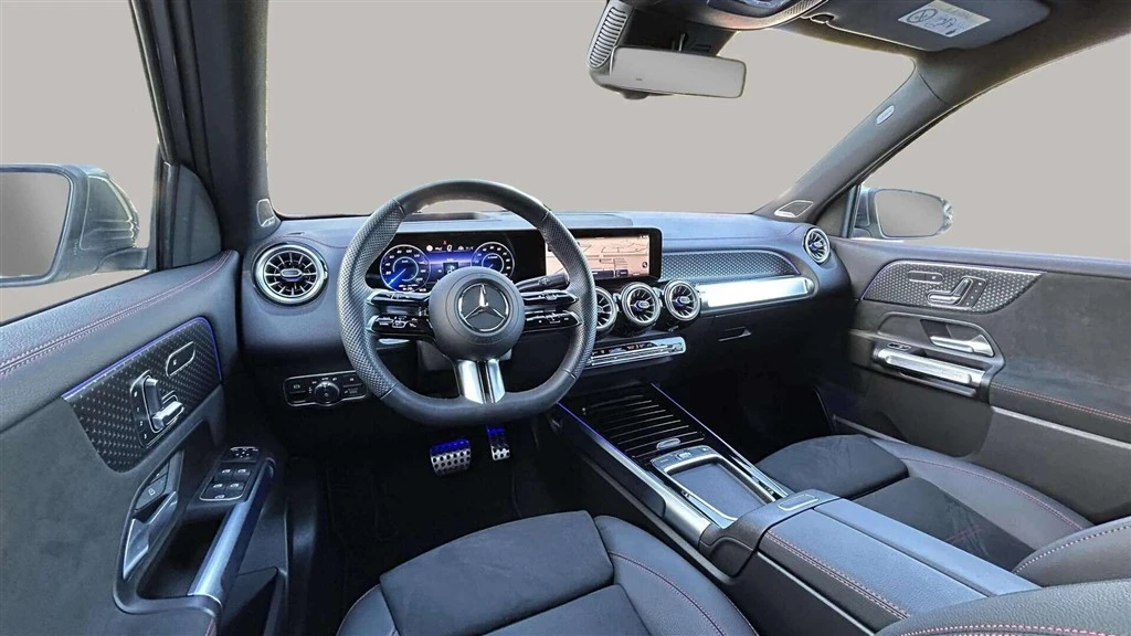 Mercedes-Benz-EQB-image-13