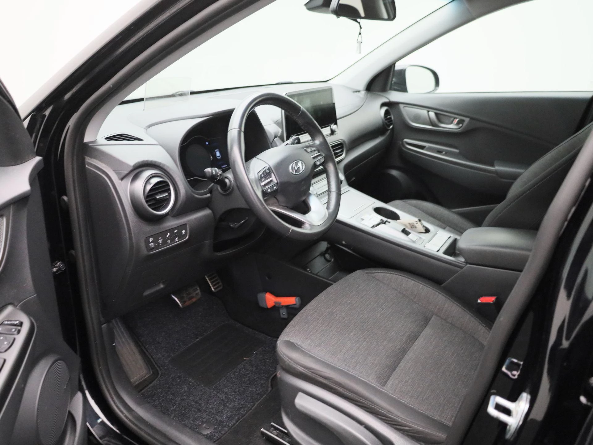 Hyundai-Kona-image-28