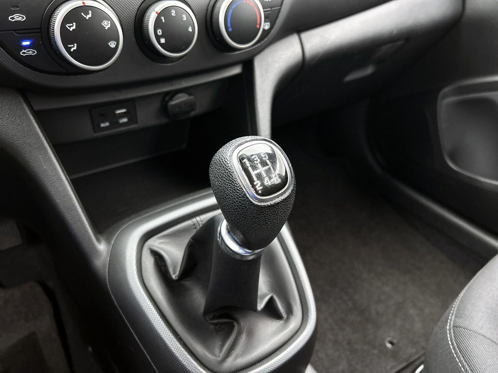 Hyundai-i10-image-15