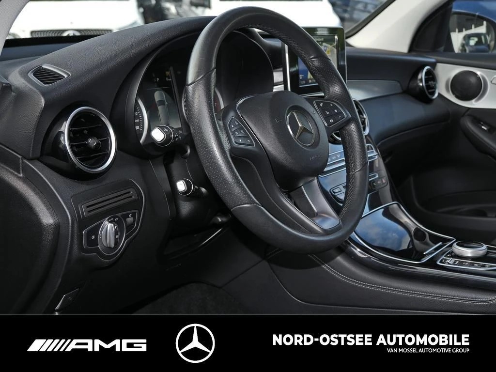 Mercedes-Benz GLC 250 4M NAVI LED PANO SITZHZG TEMPOMAT PDC